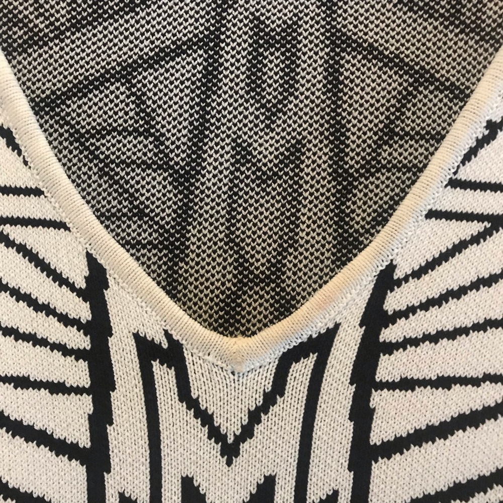 Black and white print body con dress - Picture 4 of 5